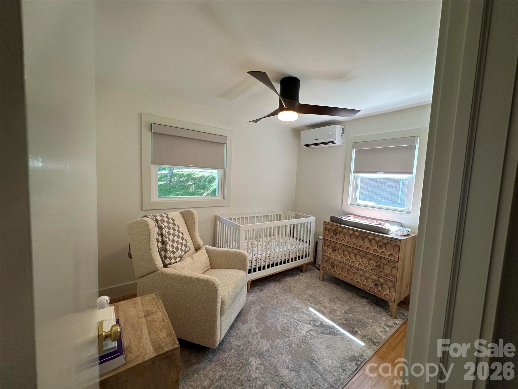 10 Oakwood Drive — Weaverville