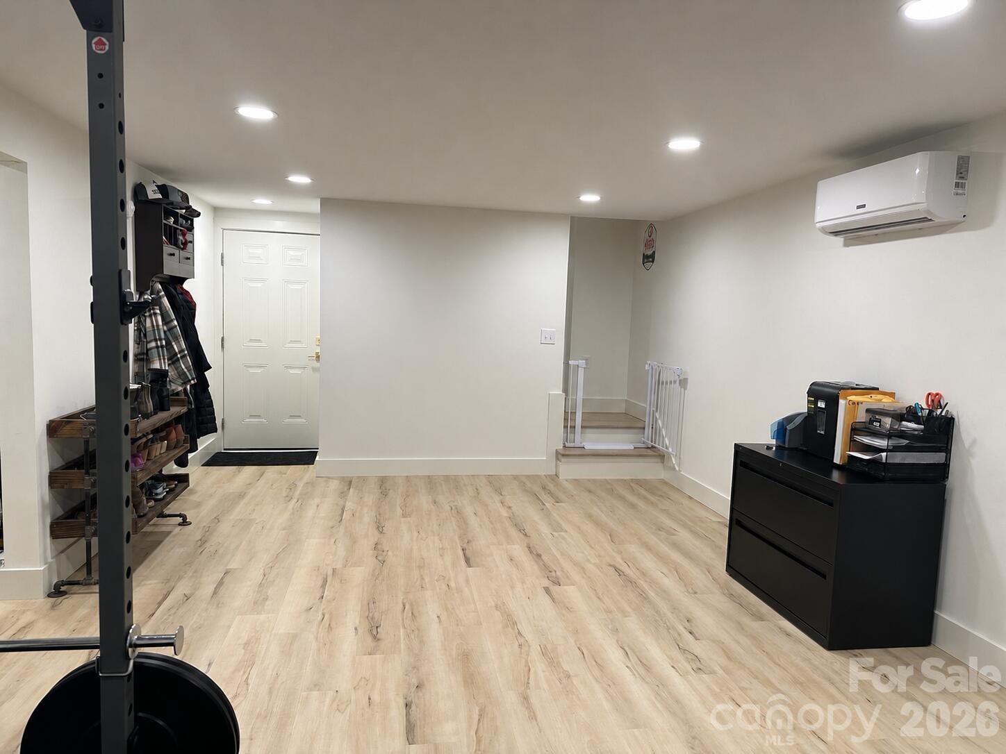10 Oakwood Drive — Weaverville