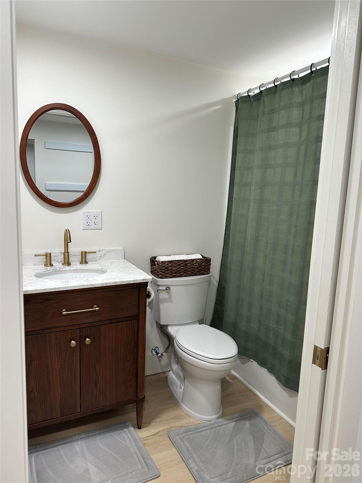 10 Oakwood Drive — Weaverville