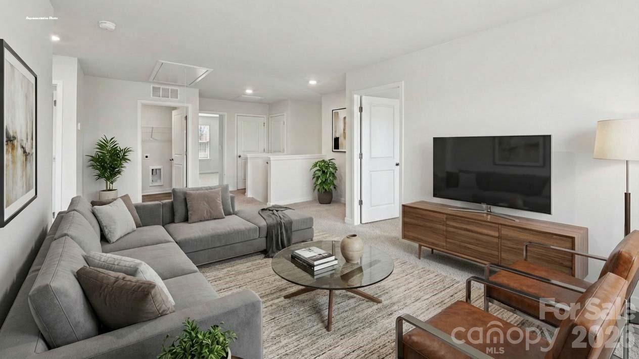 1036 Streamwood Avenue — Newton