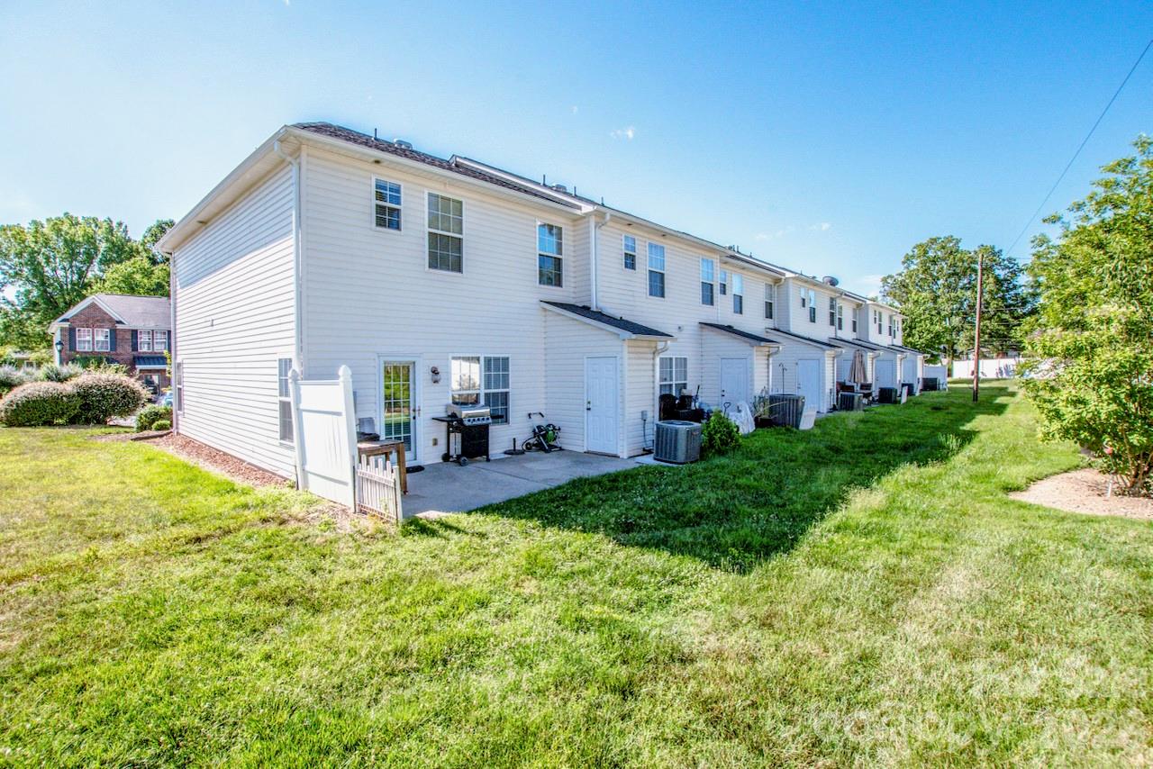 4151 Kenton Glenn Court NW — Concord