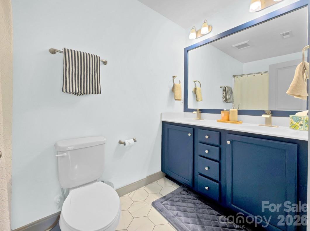 8260 Waxhaw Highway — Waxhaw