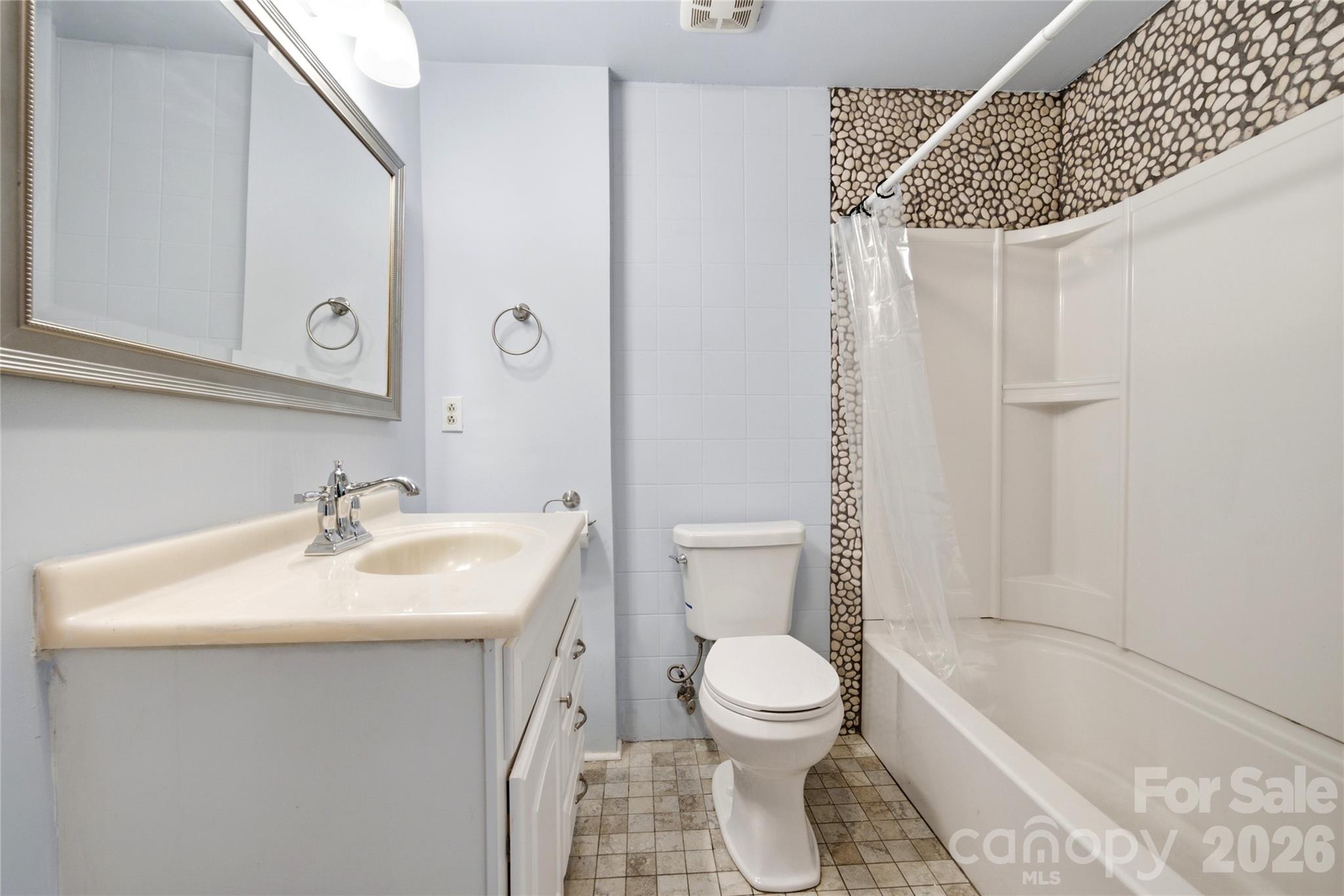 242 Water Oak Drive — Pineville