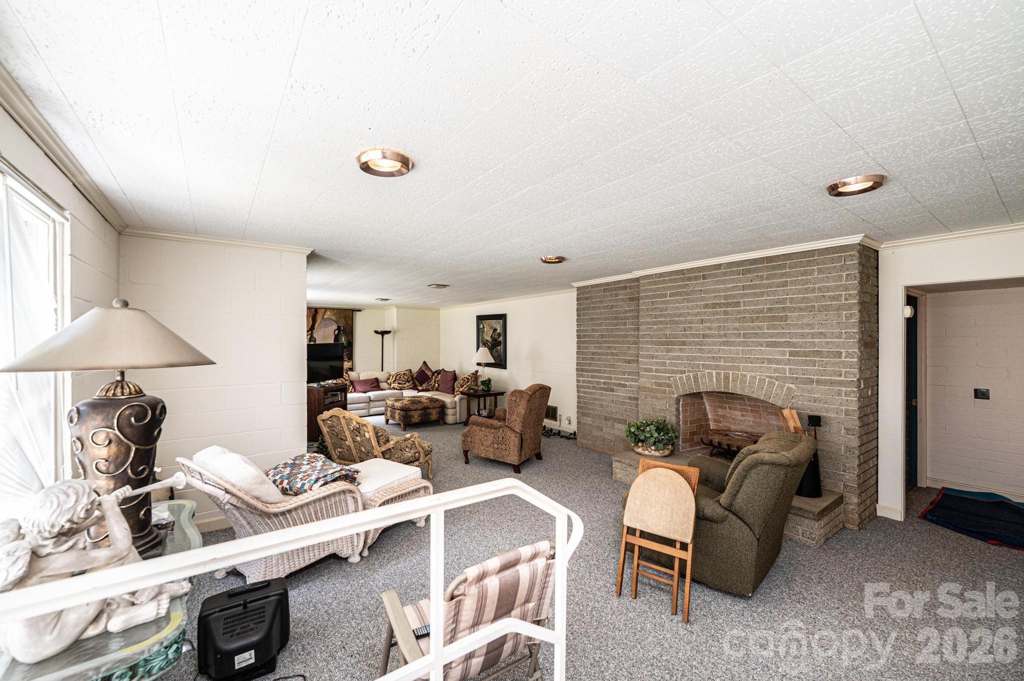 1807 5th Street NW — Hickory