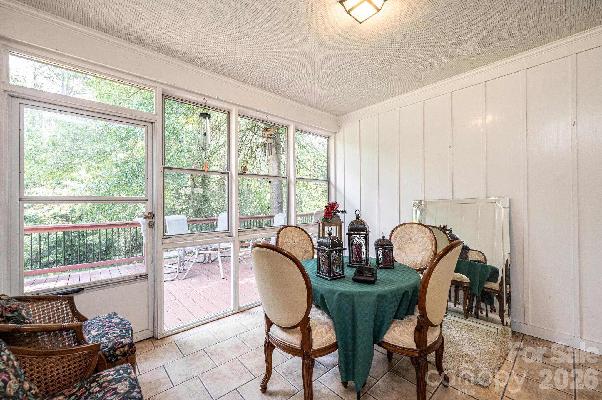 1807 5th Street NW — Hickory