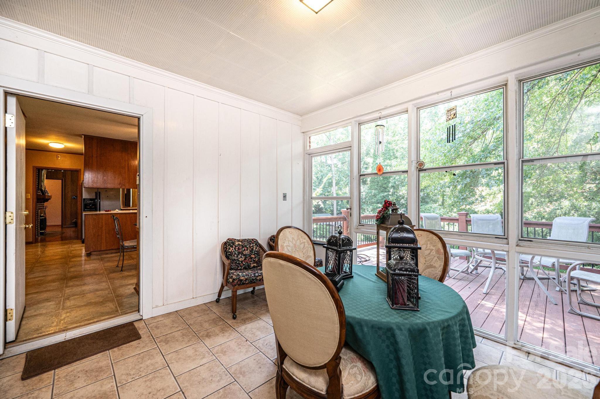 1807 5th Street NW — Hickory