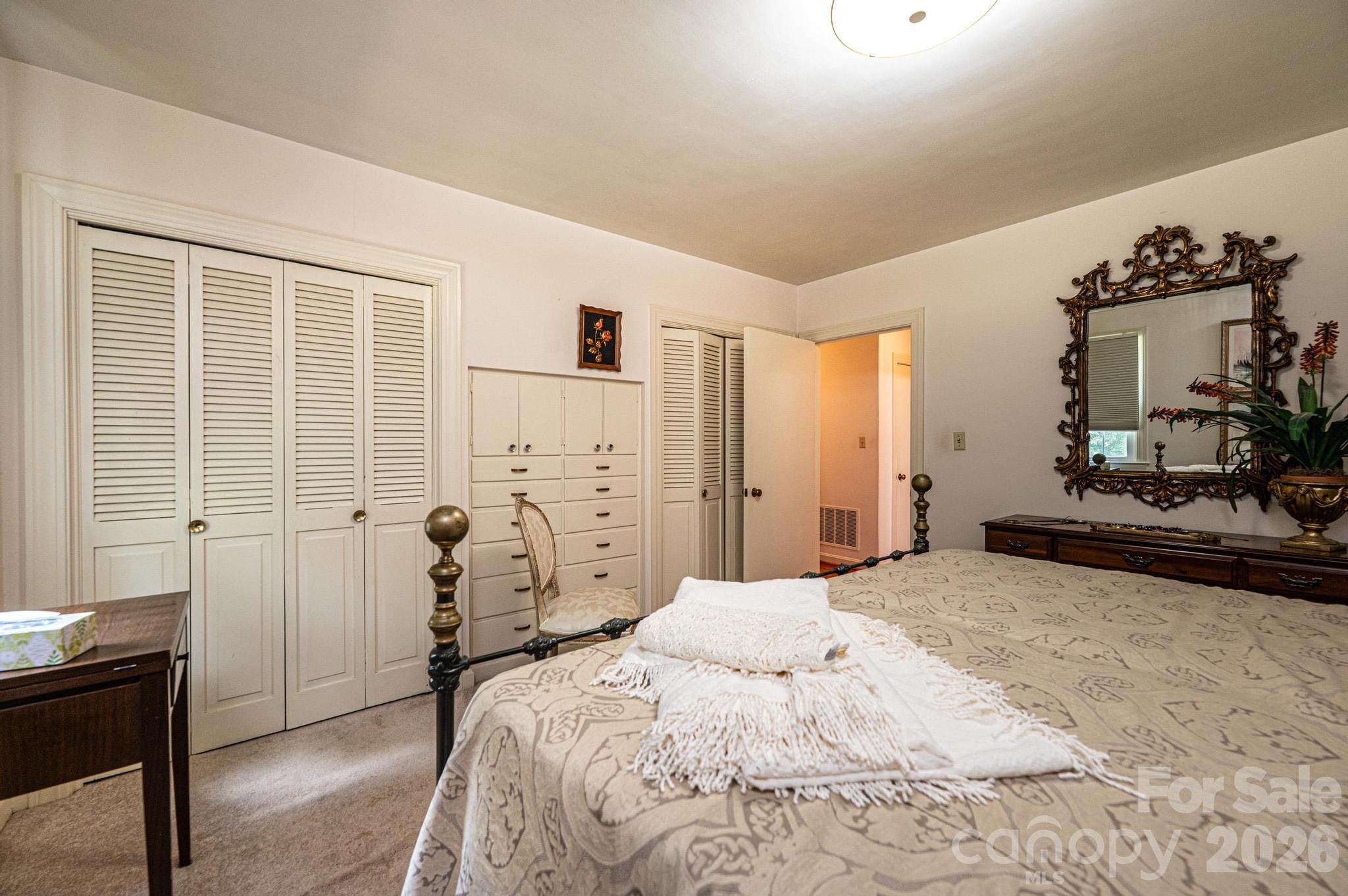 1807 5th Street NW — Hickory