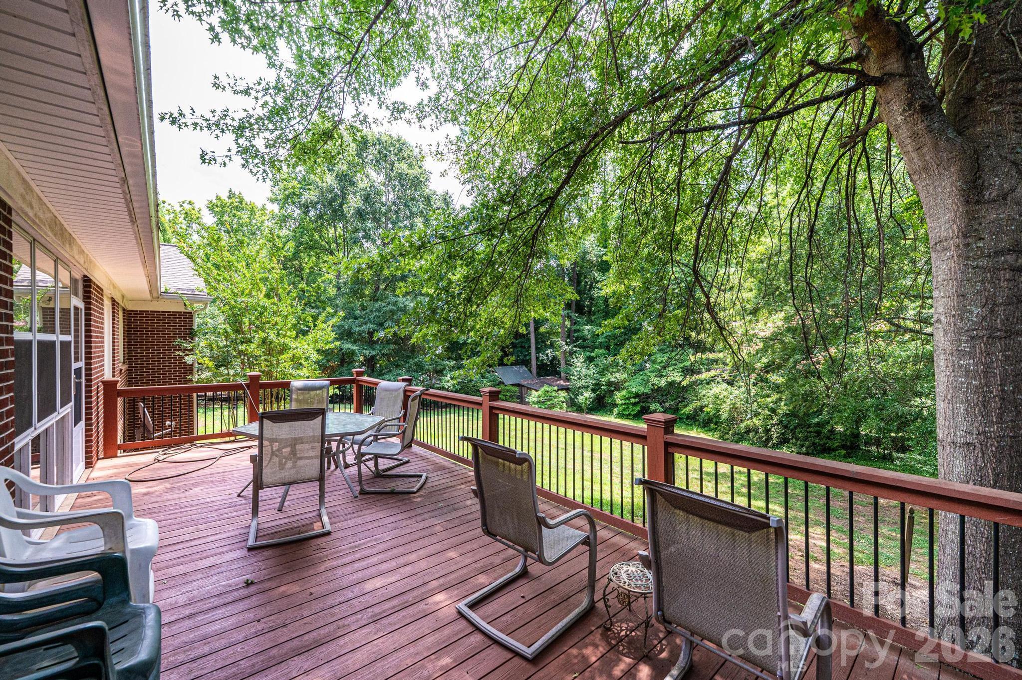 1807 5th Street NW — Hickory