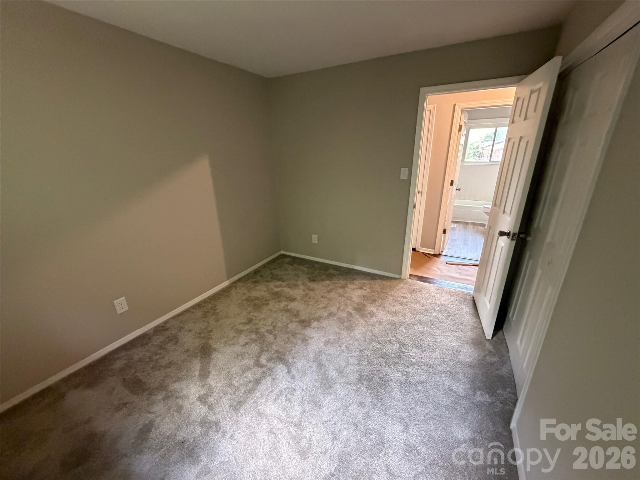 2824 Cedarhurst Drive — Charlotte