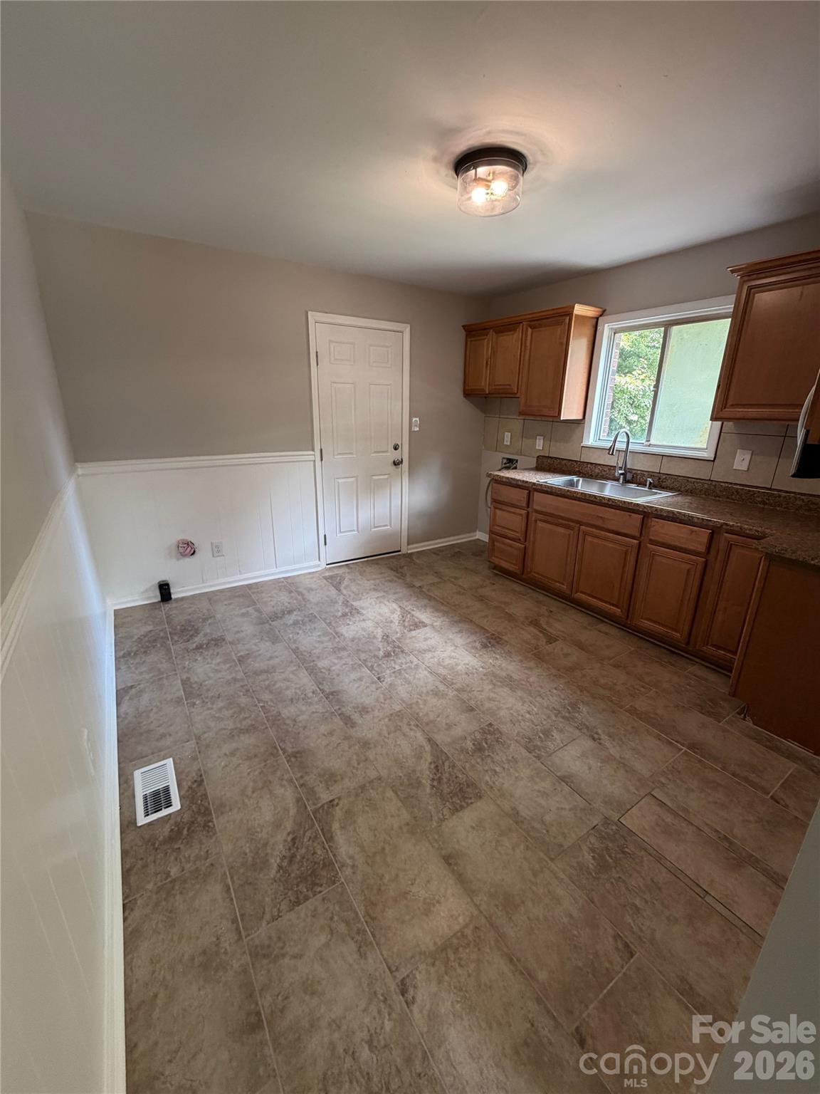 2824 Cedarhurst Drive — Charlotte