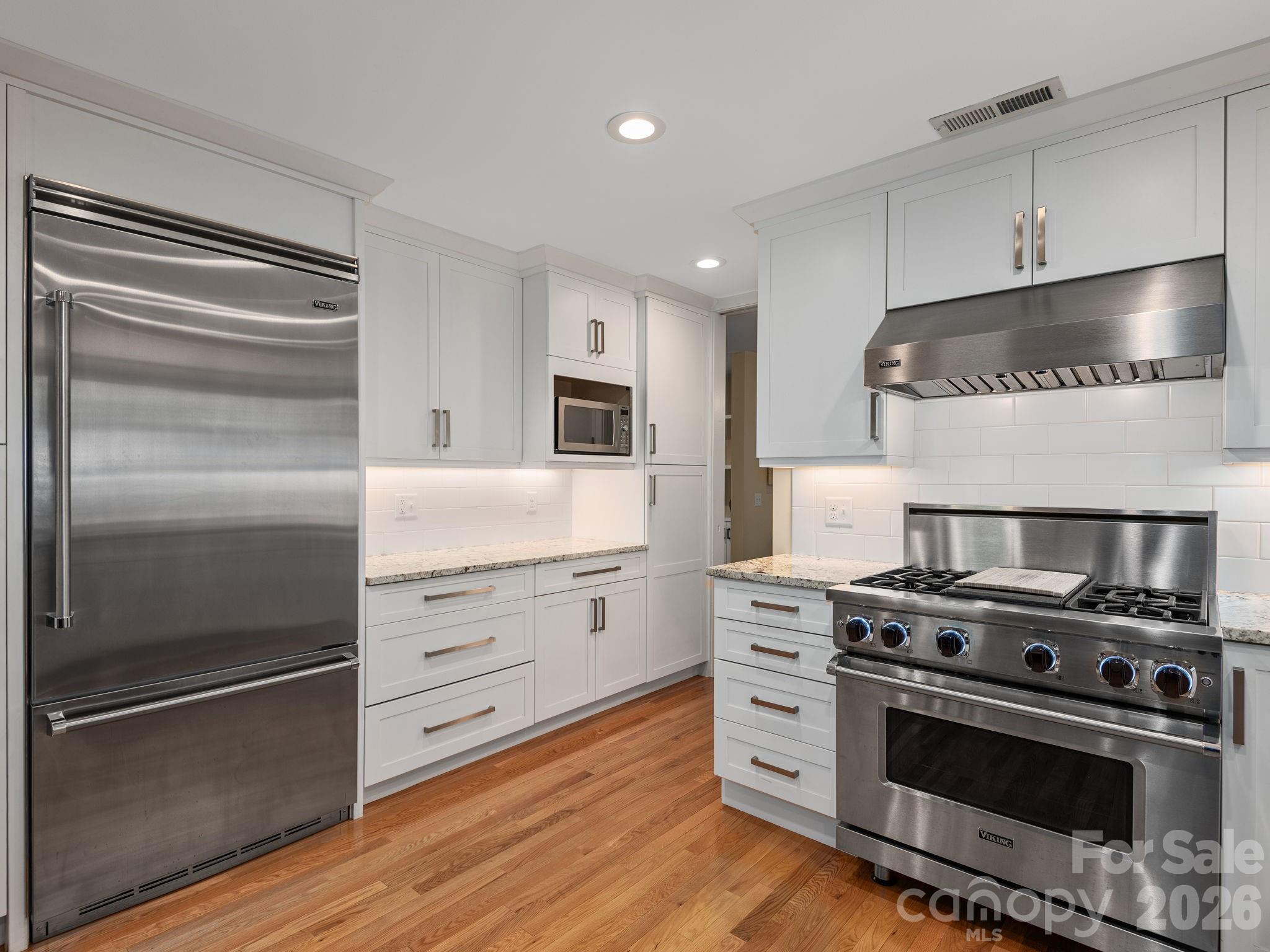 65 Cliff Drive — Laurel Park