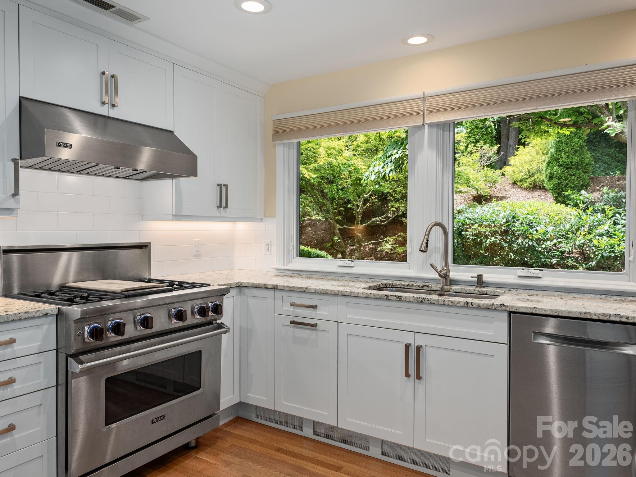65 Cliff Drive — Laurel Park