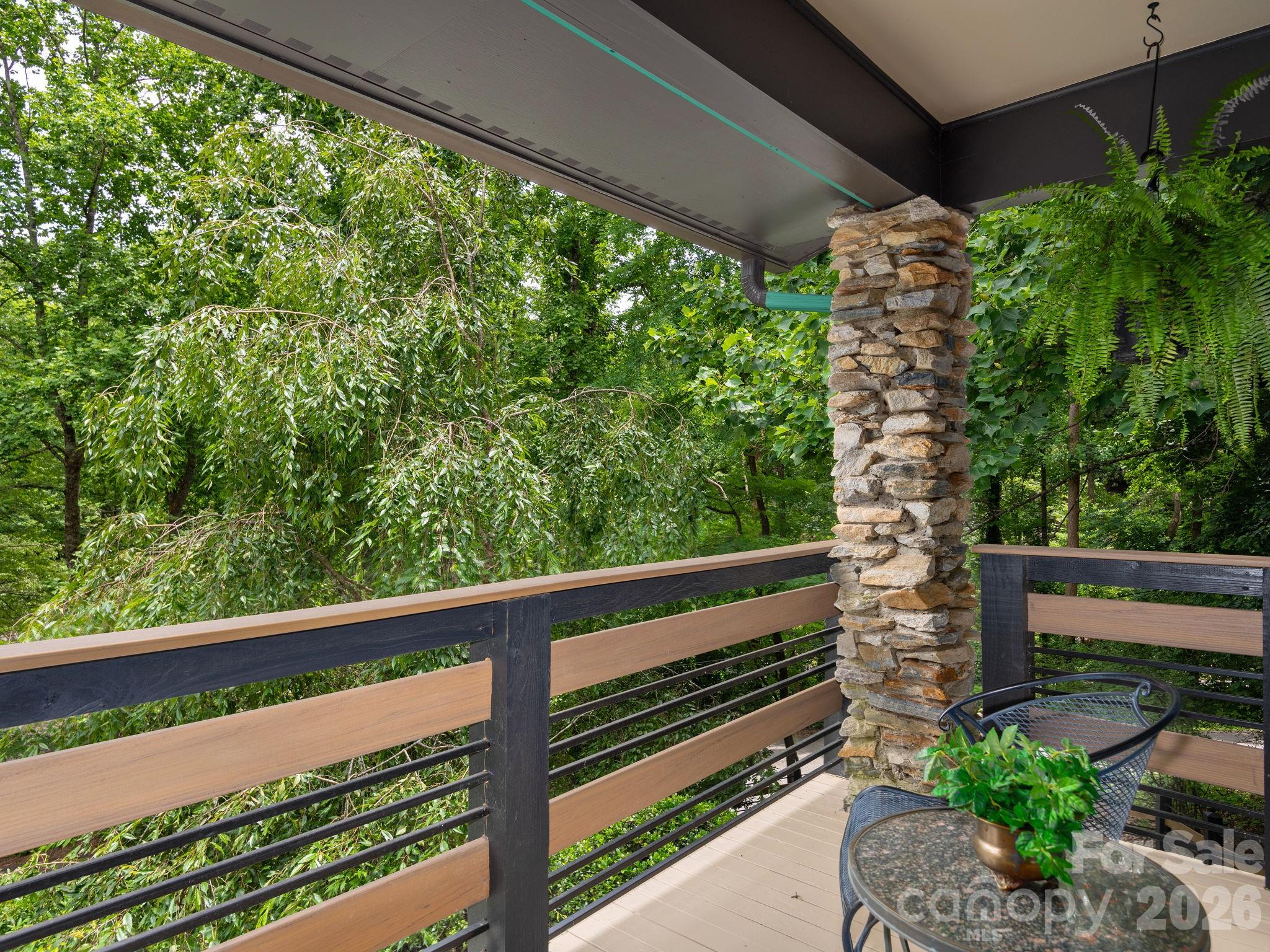 65 Cliff Drive — Laurel Park