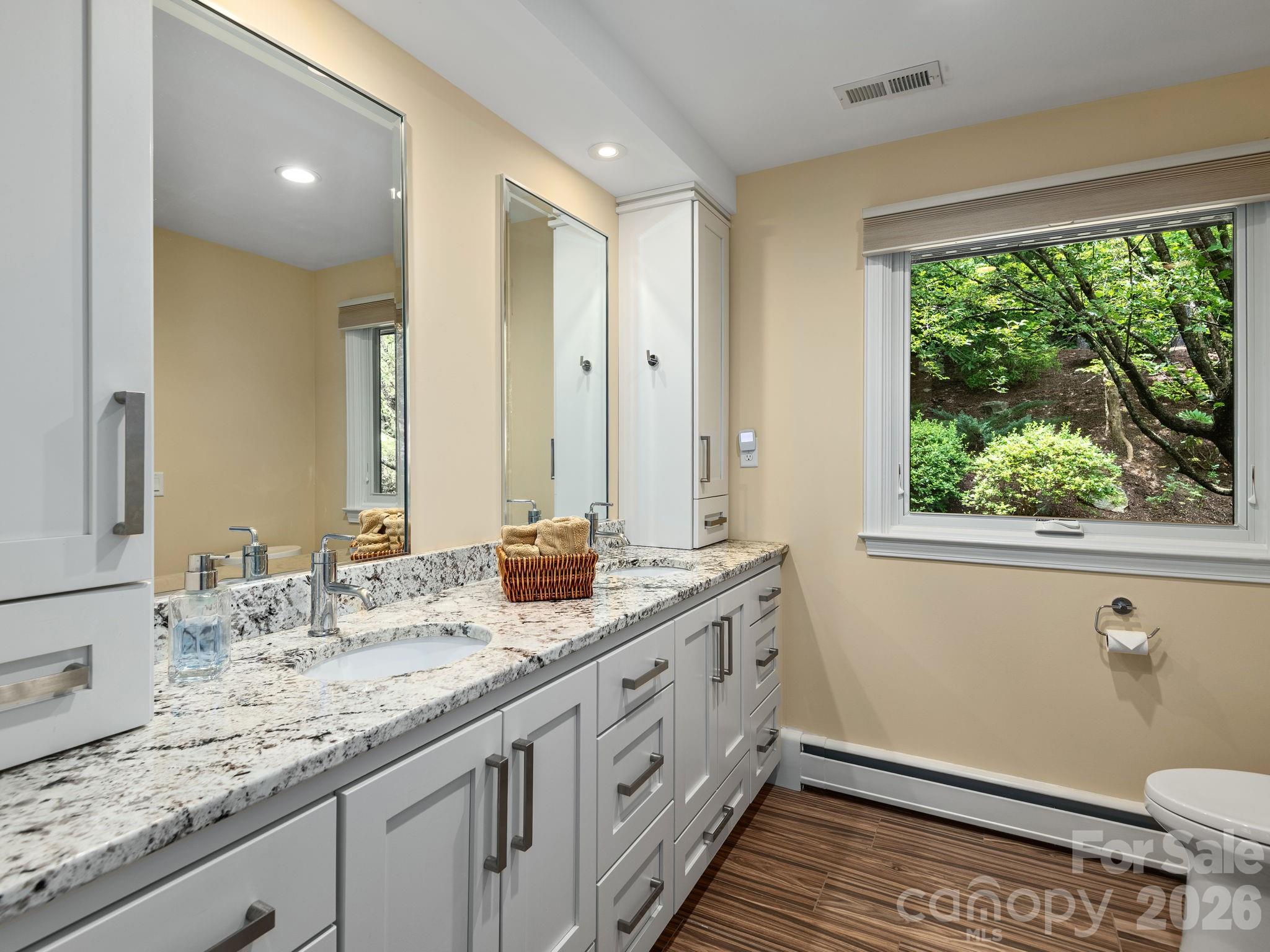 65 Cliff Drive — Laurel Park