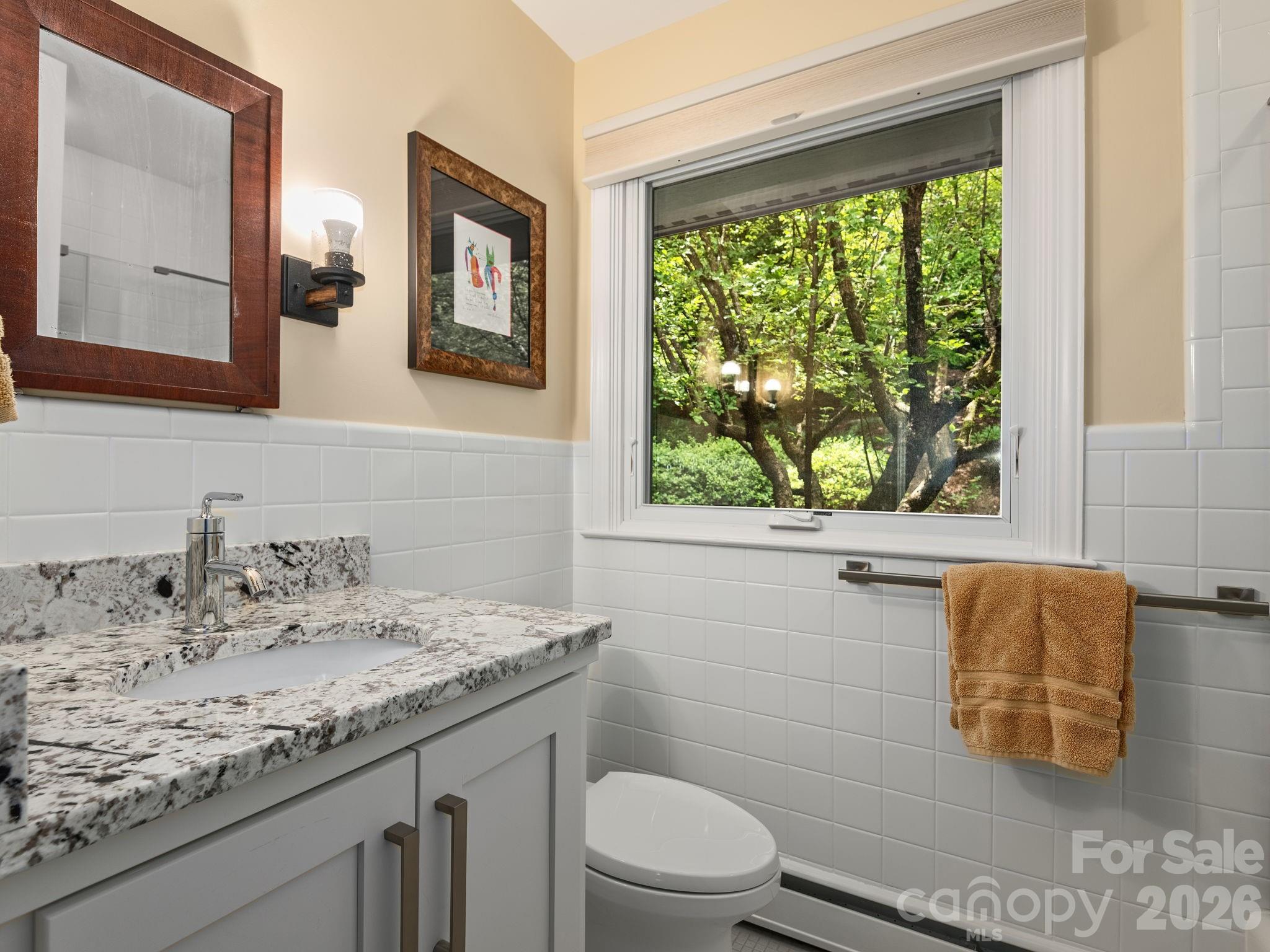 65 Cliff Drive — Laurel Park