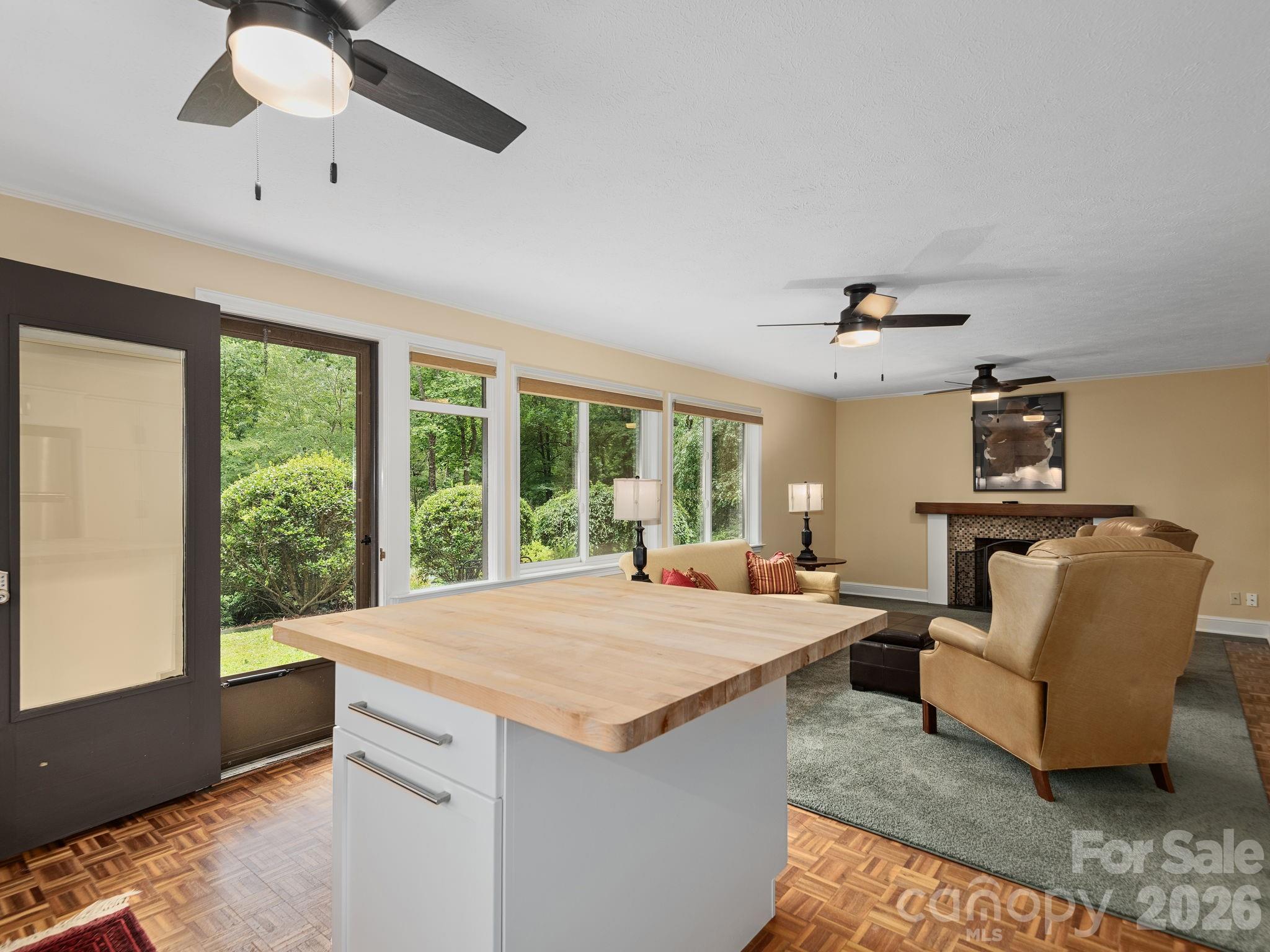 65 Cliff Drive — Laurel Park