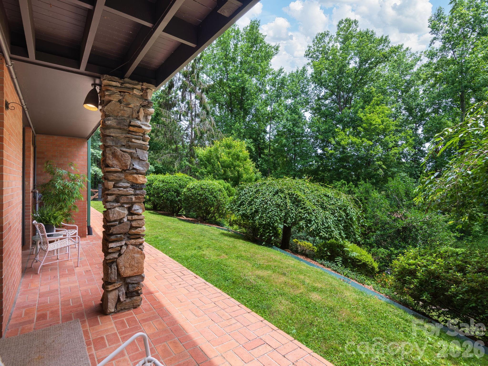 65 Cliff Drive — Laurel Park
