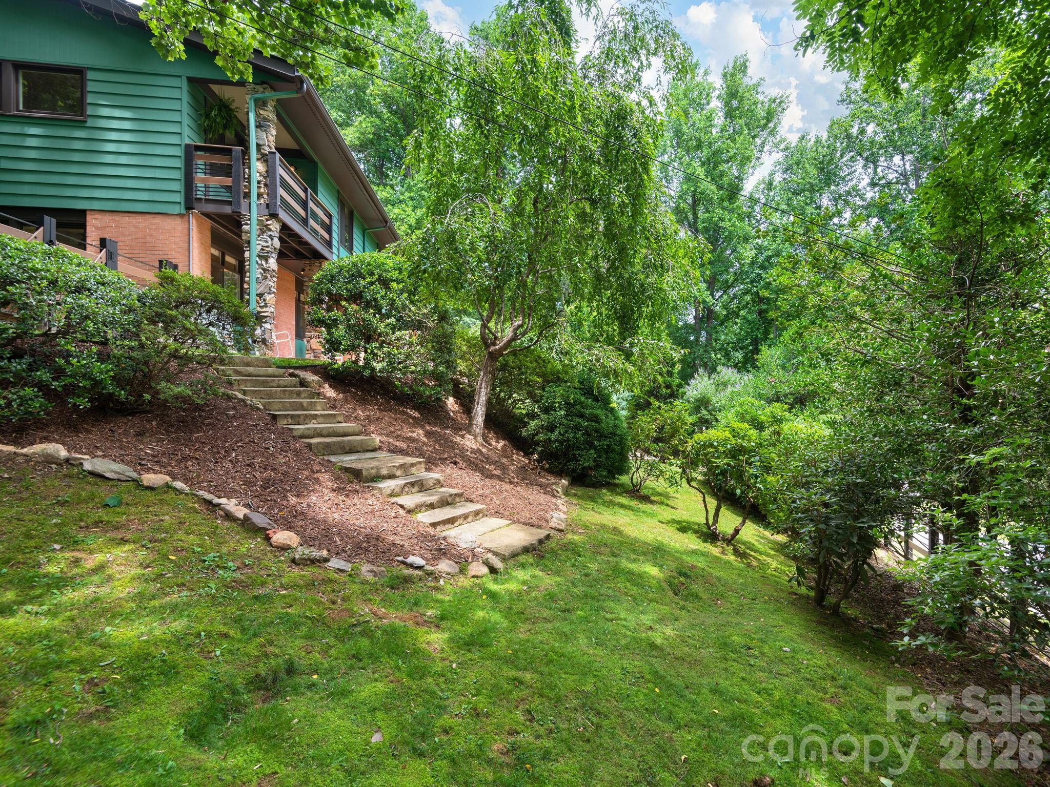 65 Cliff Drive — Laurel Park