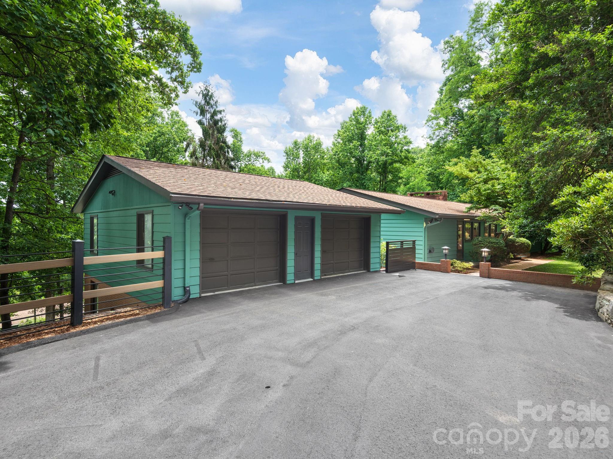 65 Cliff Drive — Laurel Park