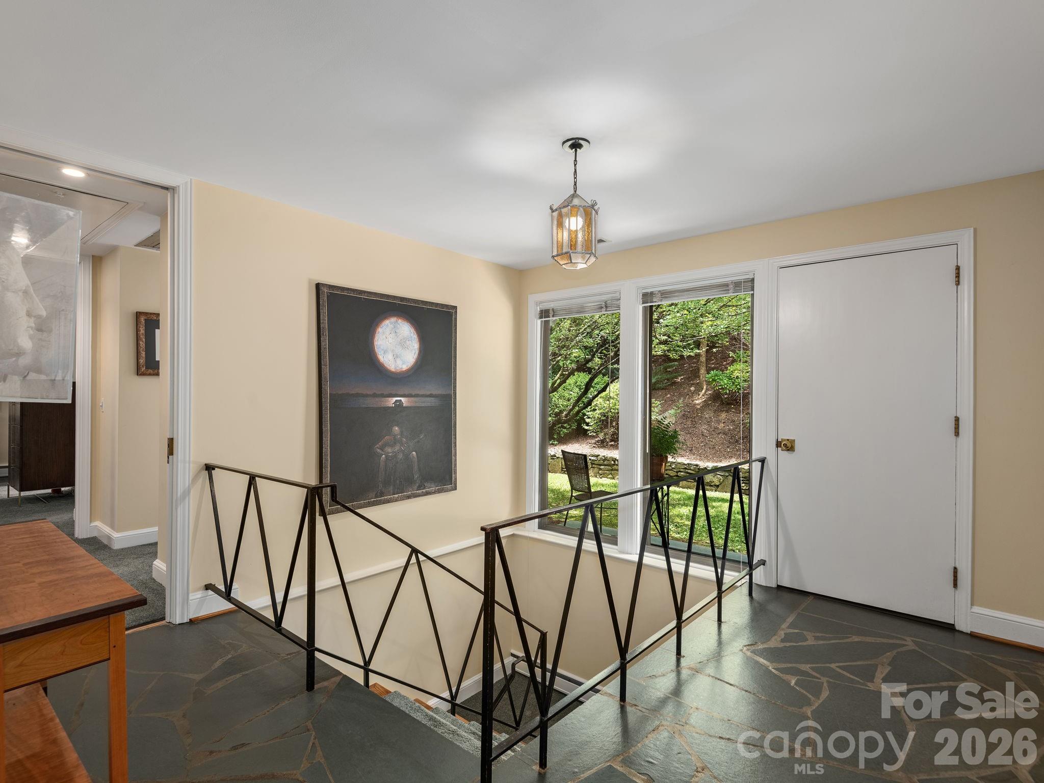 65 Cliff Drive — Laurel Park