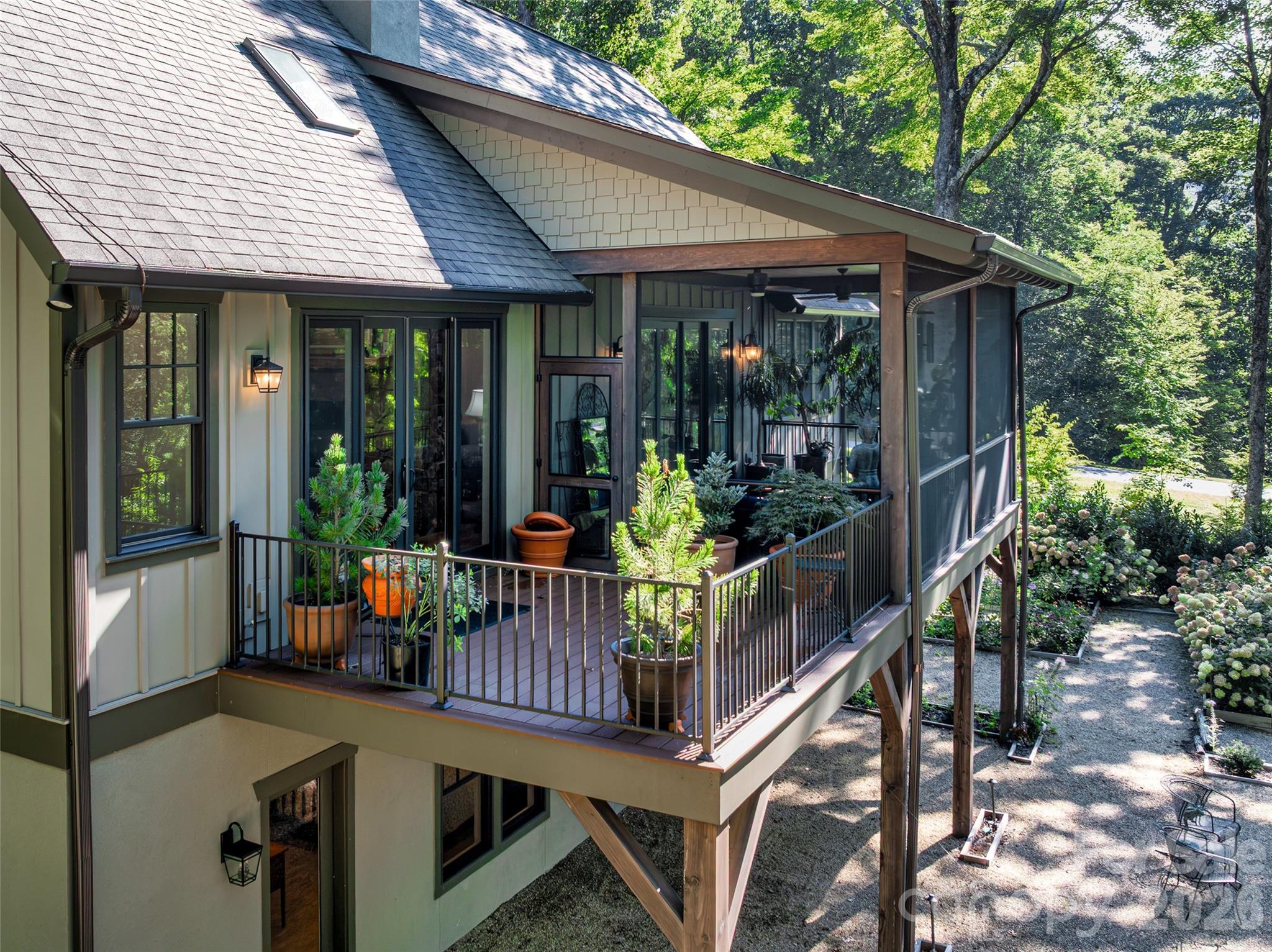 442 Autumn Sky Drive — Hendersonville