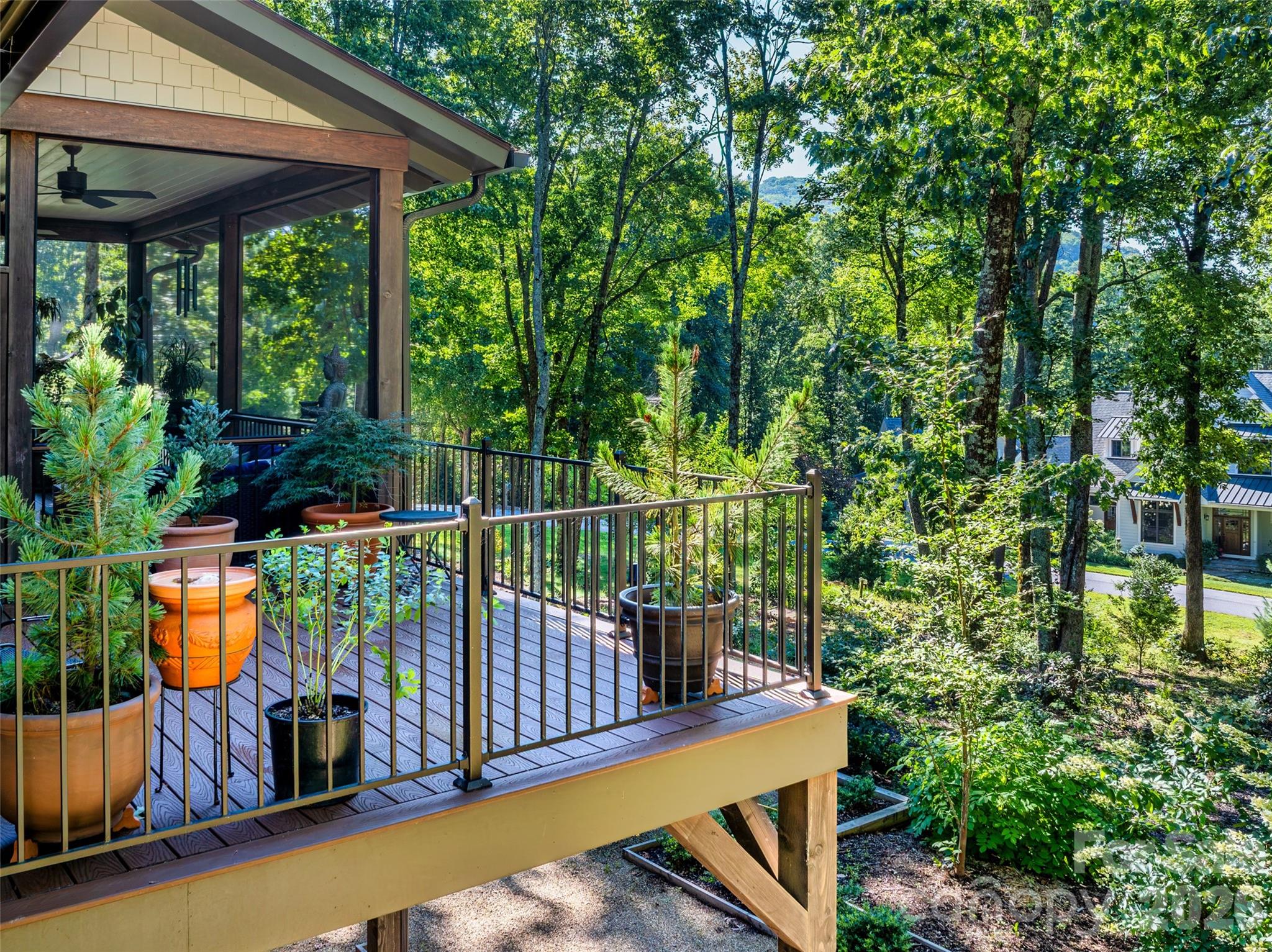 442 Autumn Sky Drive — Hendersonville