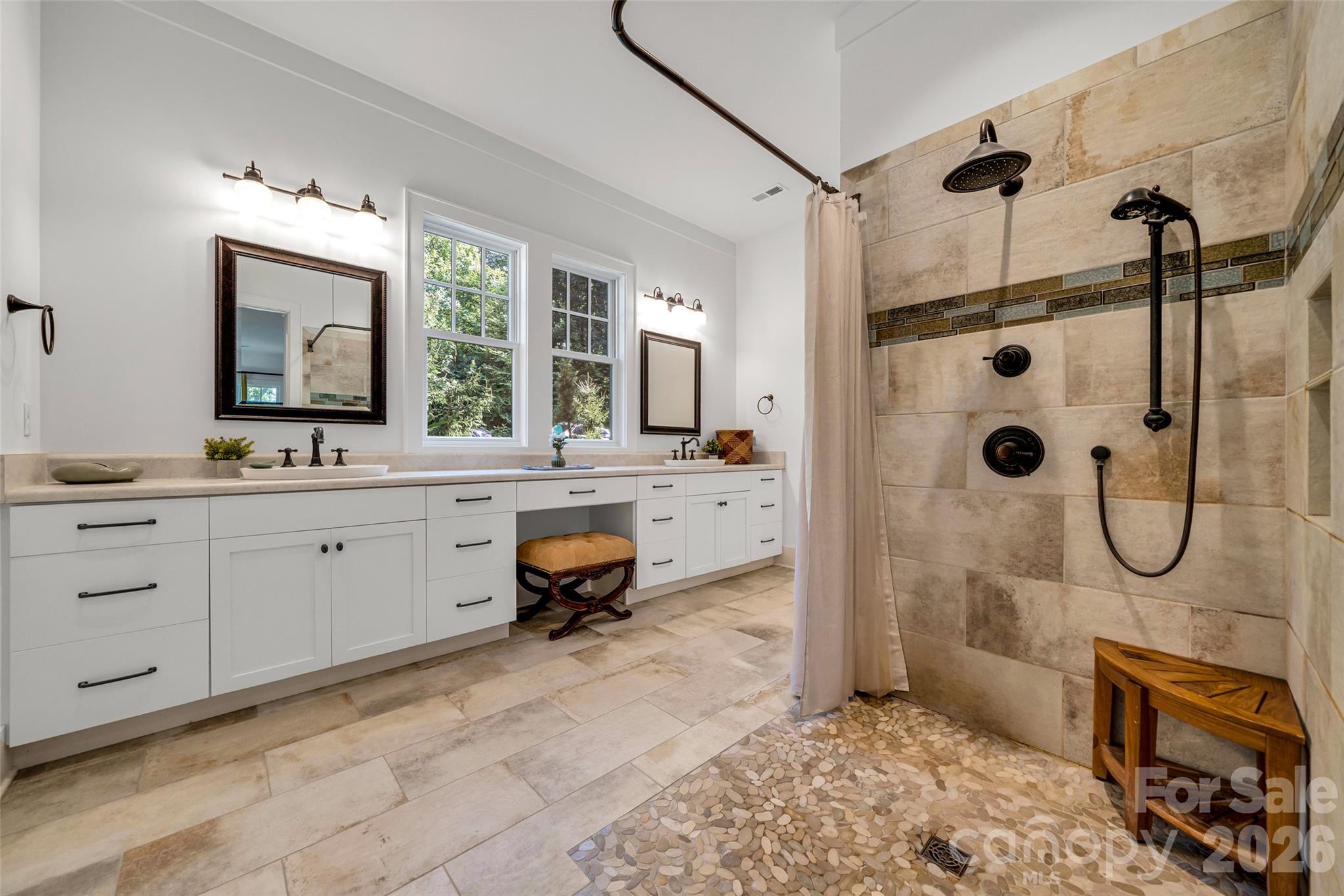 442 Autumn Sky Drive — Hendersonville