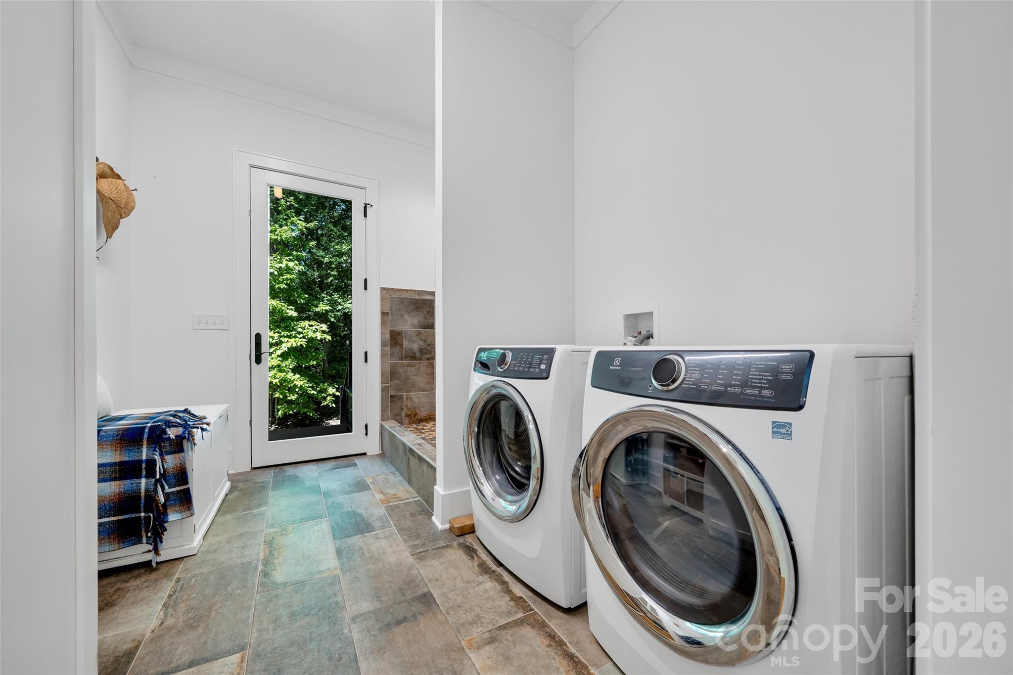 442 Autumn Sky Drive — Hendersonville