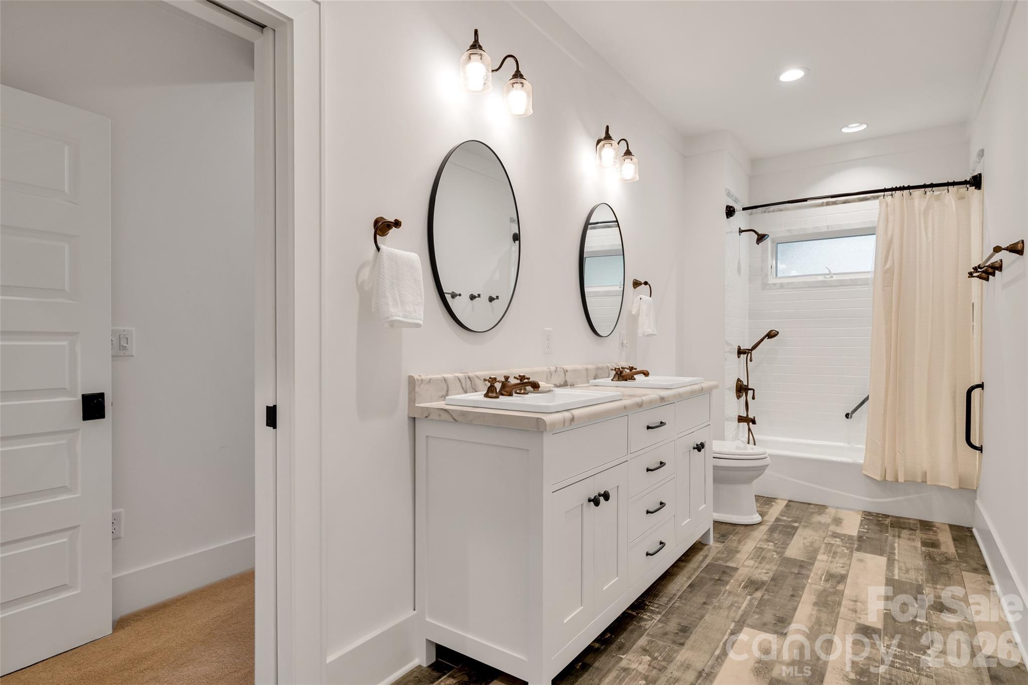 442 Autumn Sky Drive — Hendersonville