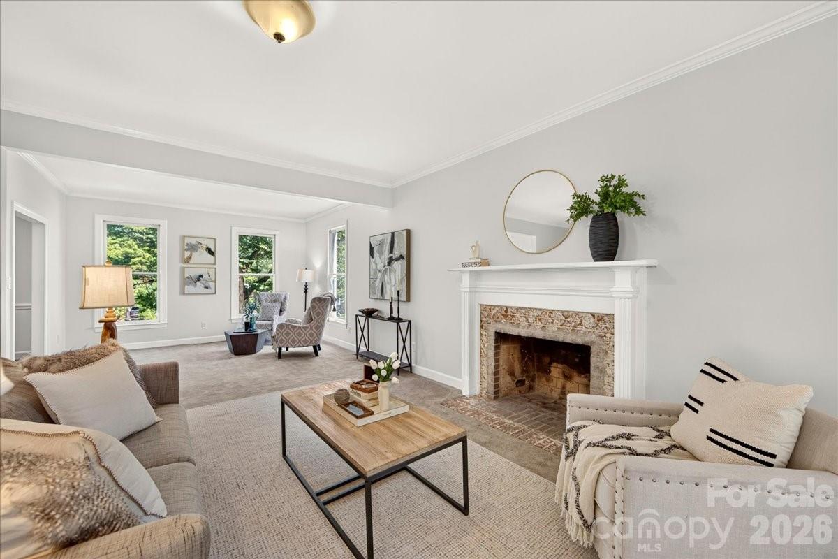 6912 Foxglove Drive — Charlotte
