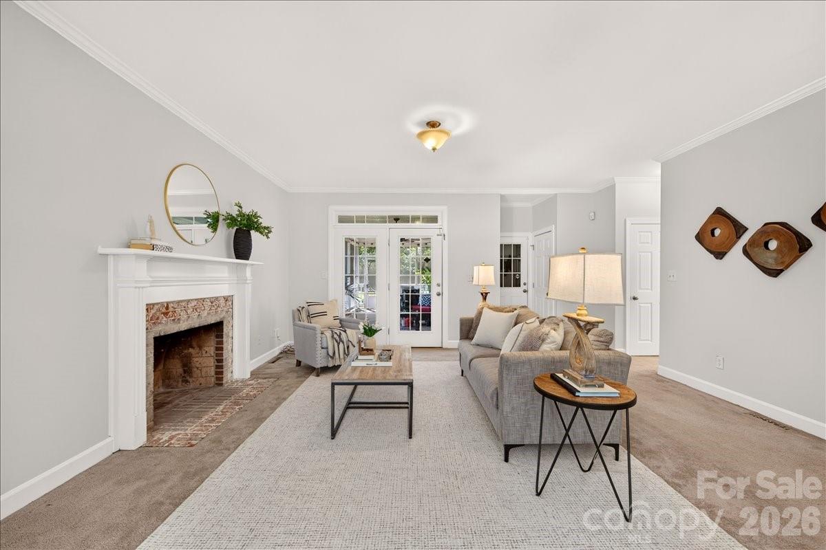 6912 Foxglove Drive — Charlotte