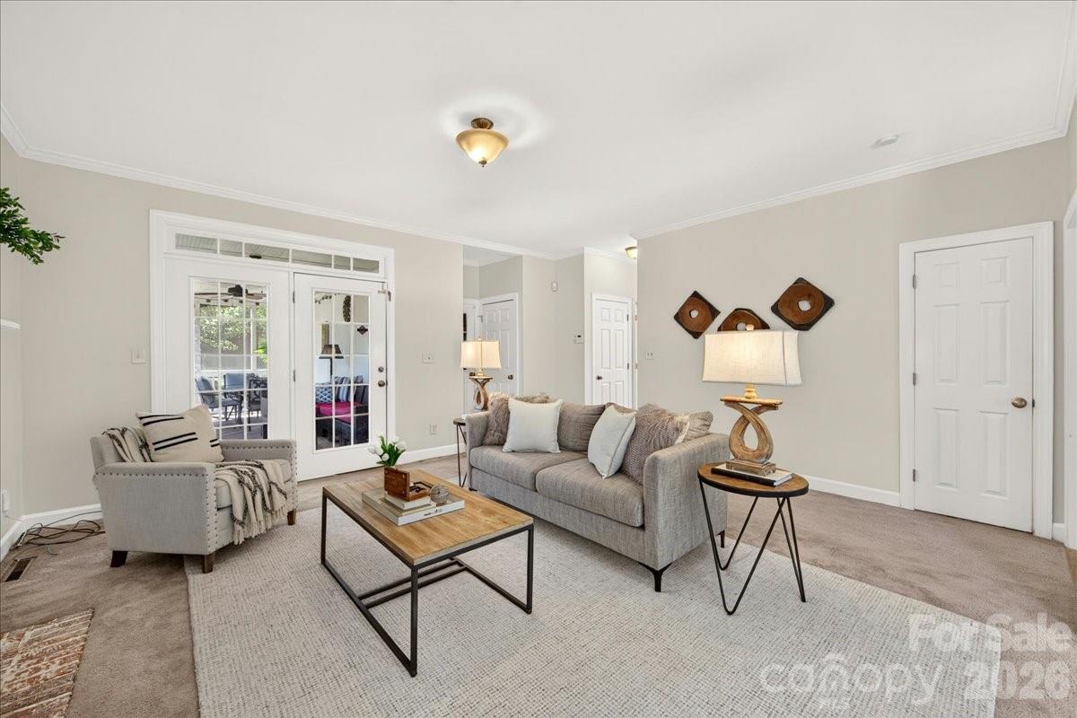 6912 Foxglove Drive — Charlotte