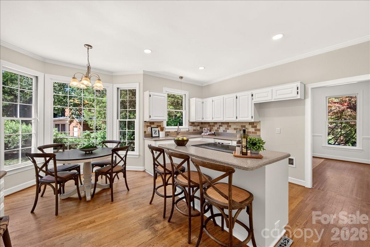 6912 Foxglove Drive — Charlotte