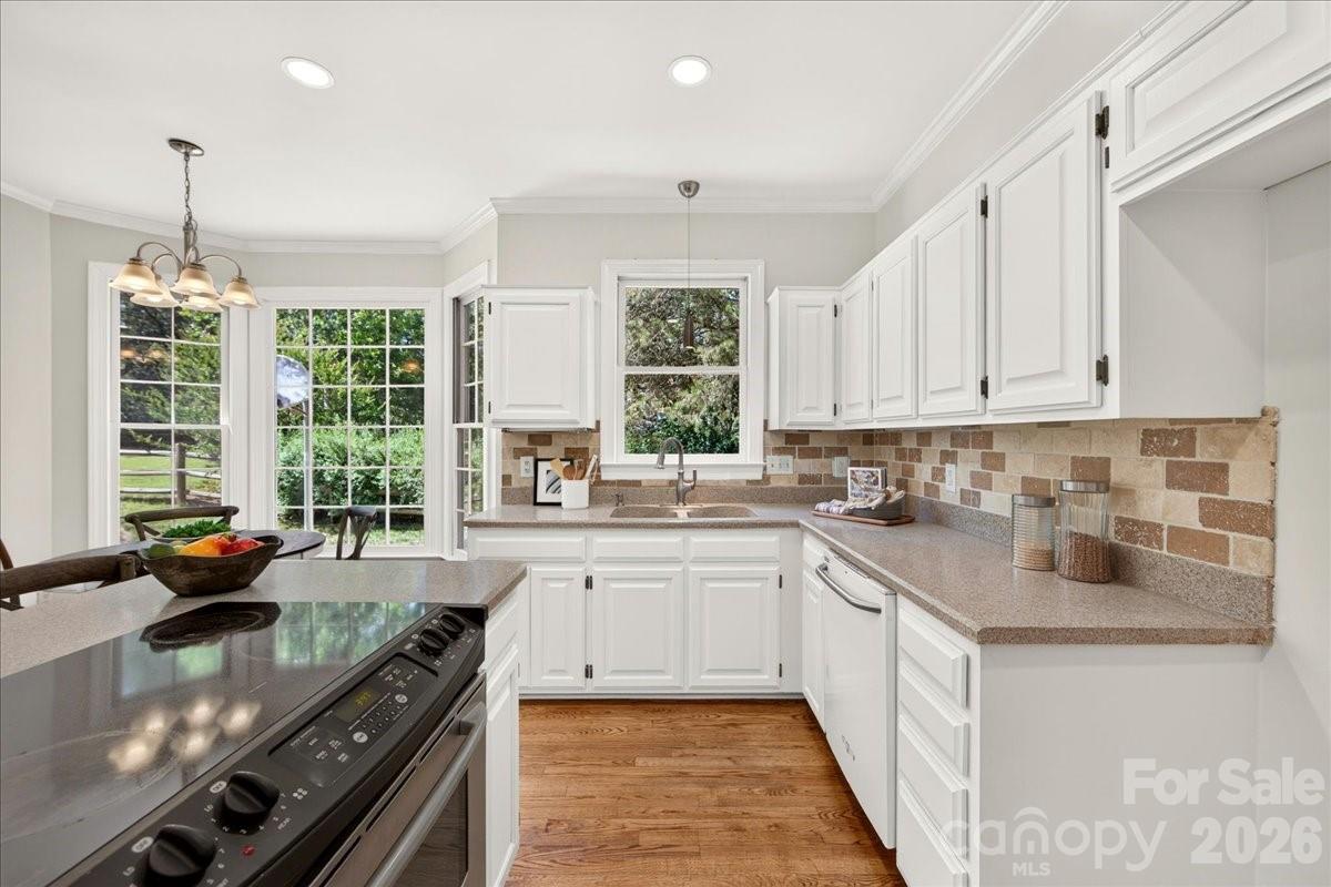 6912 Foxglove Drive — Charlotte