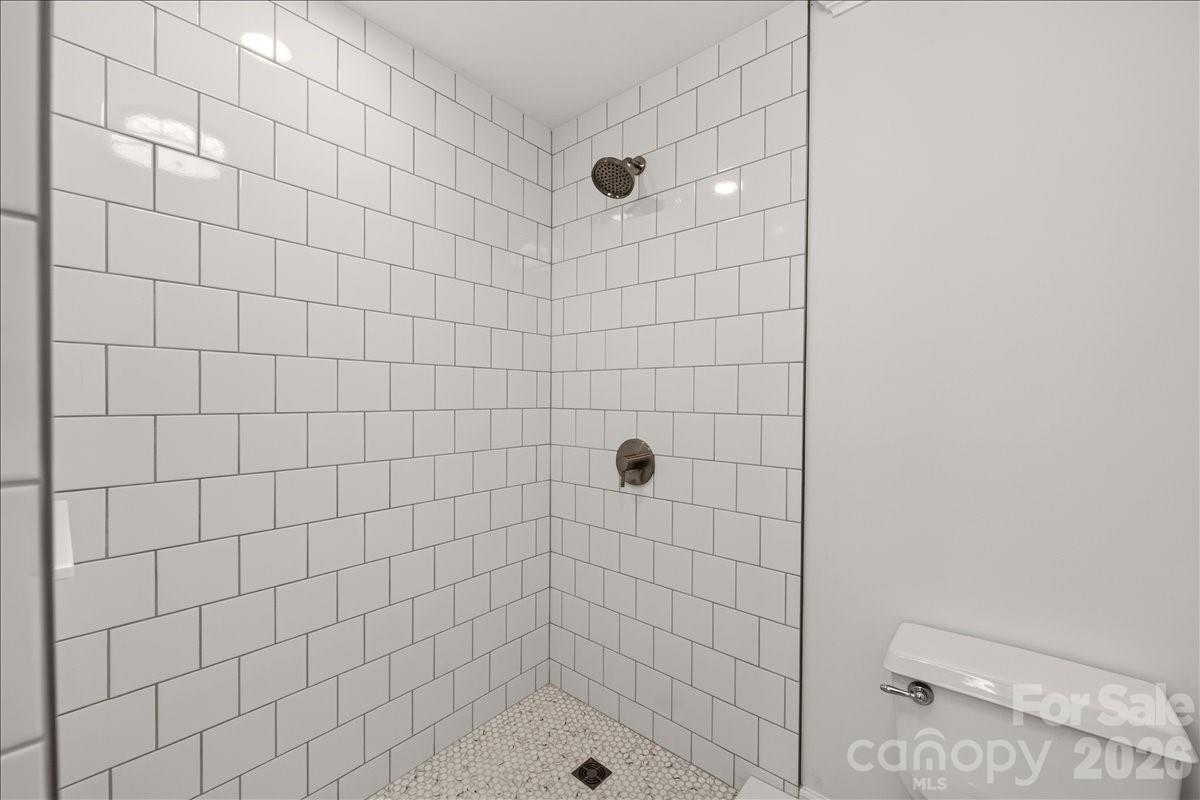 6912 Foxglove Drive — Charlotte