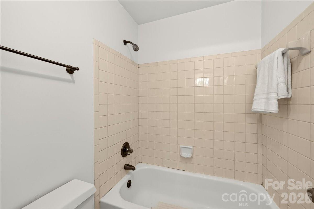 6912 Foxglove Drive — Charlotte