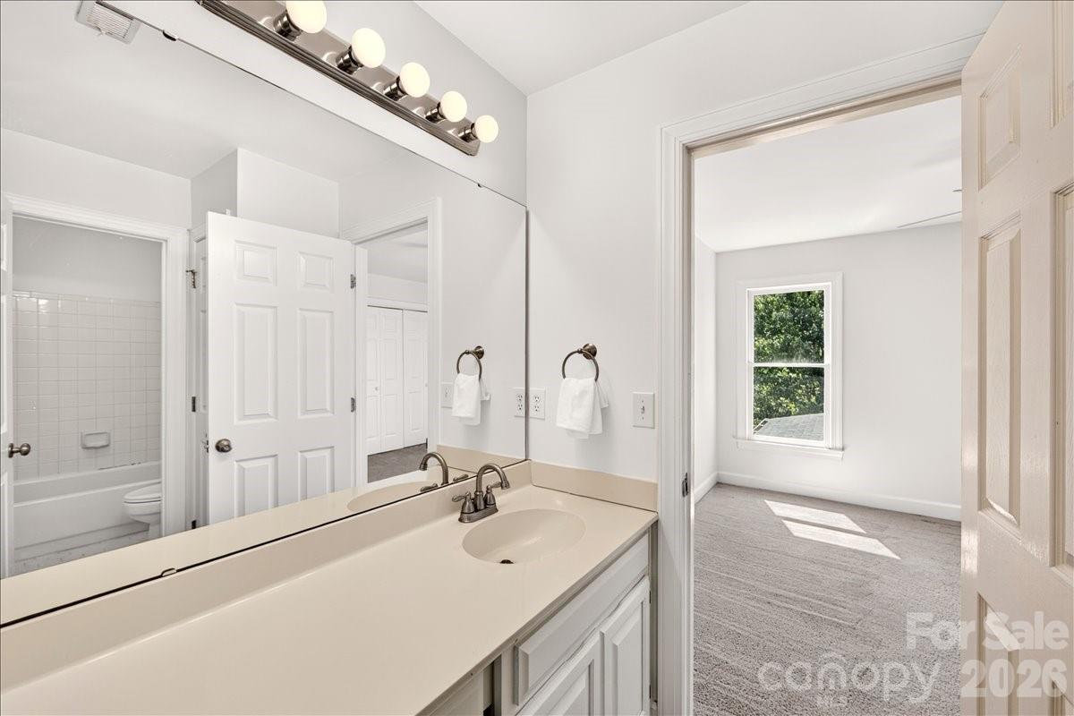 6912 Foxglove Drive — Charlotte