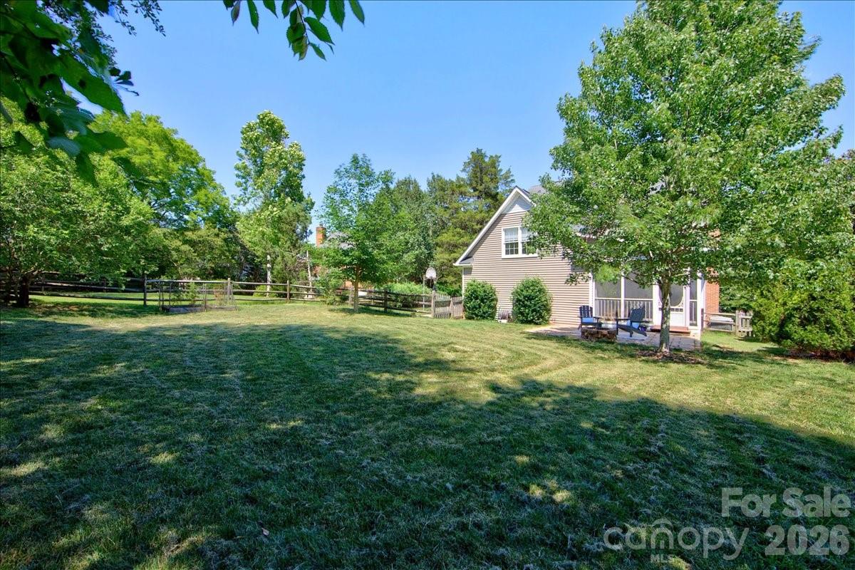 6912 Foxglove Drive — Charlotte