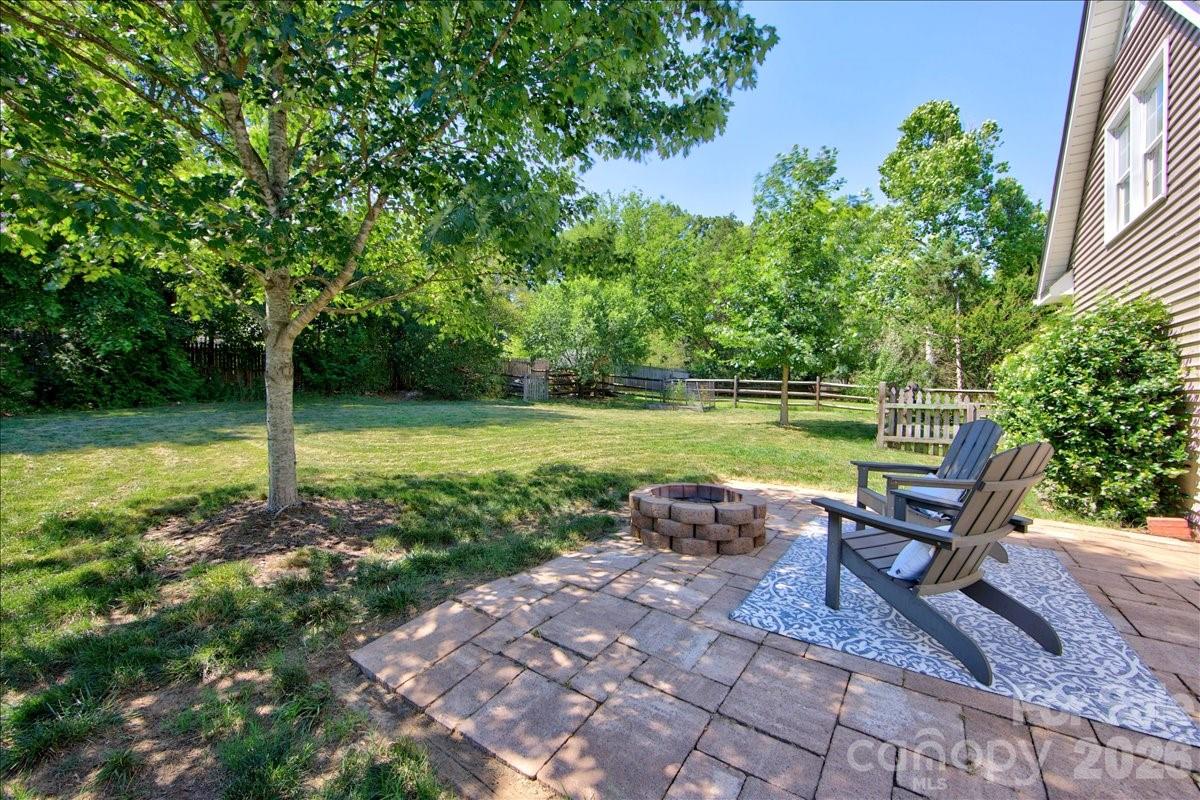 6912 Foxglove Drive — Charlotte