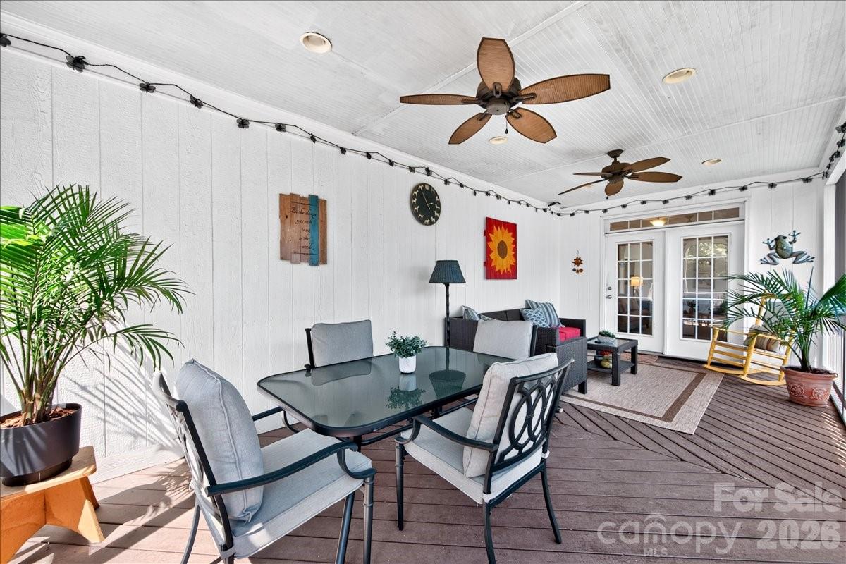 6912 Foxglove Drive — Charlotte