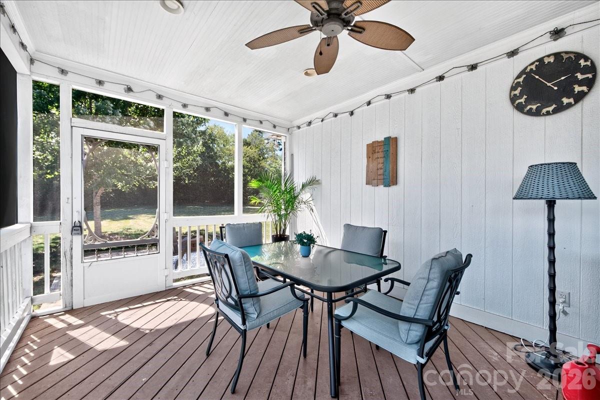6912 Foxglove Drive — Charlotte