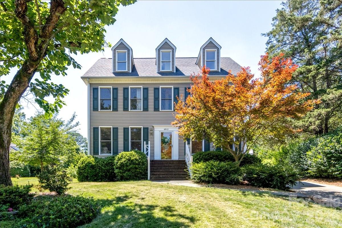 6912 Foxglove Drive — Charlotte