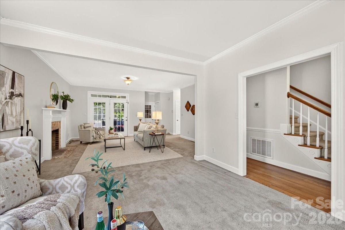 6912 Foxglove Drive — Charlotte