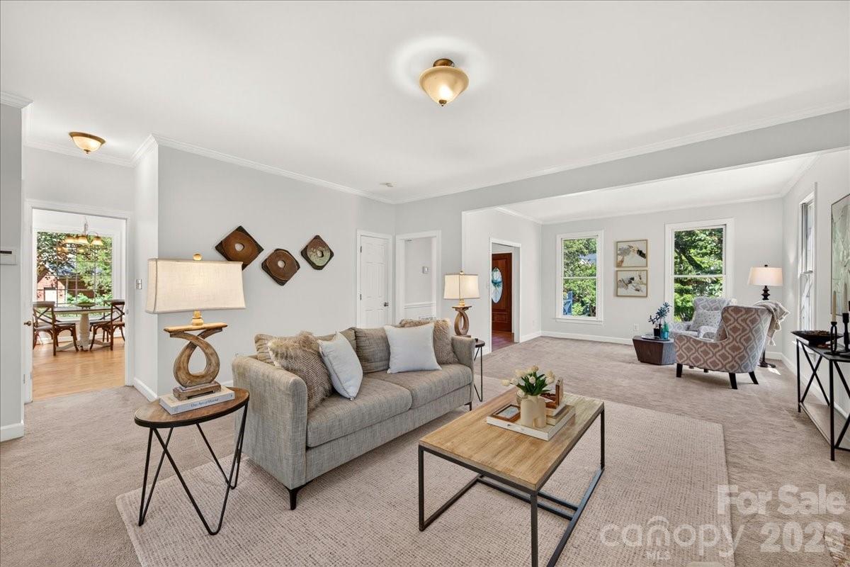6912 Foxglove Drive — Charlotte