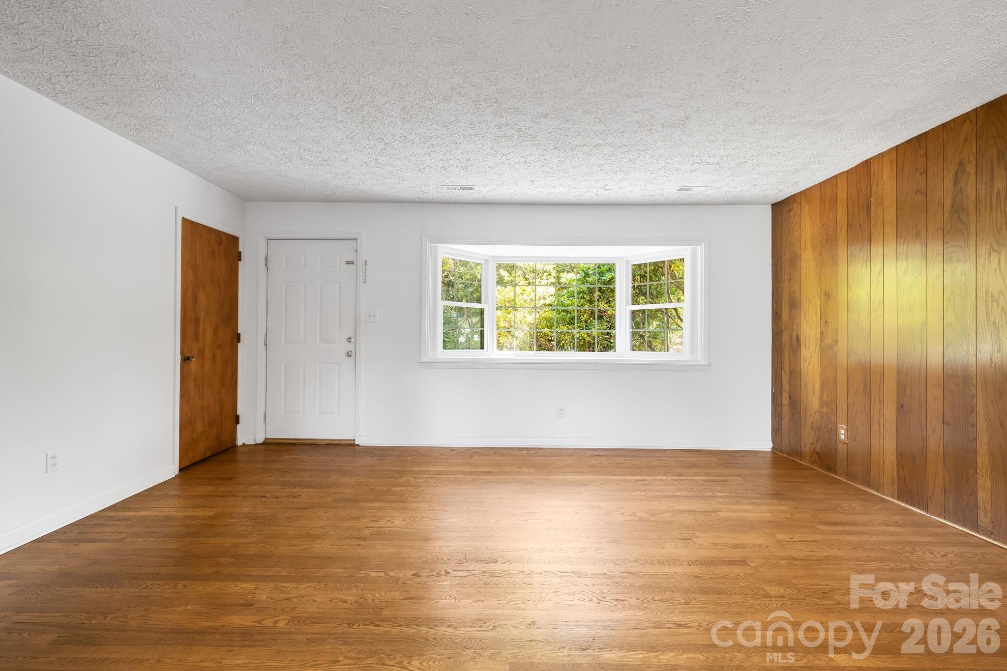 63 Baker Place — Asheville