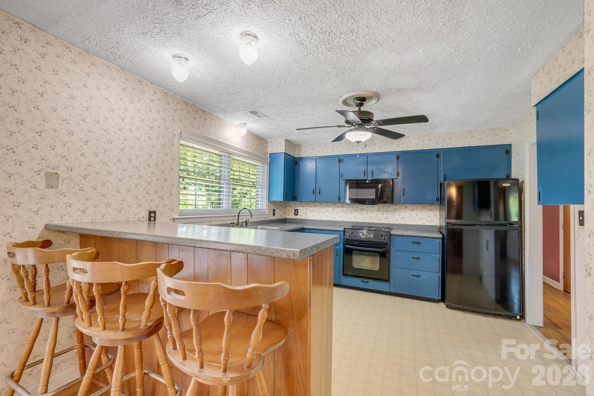 63 Baker Place — Asheville