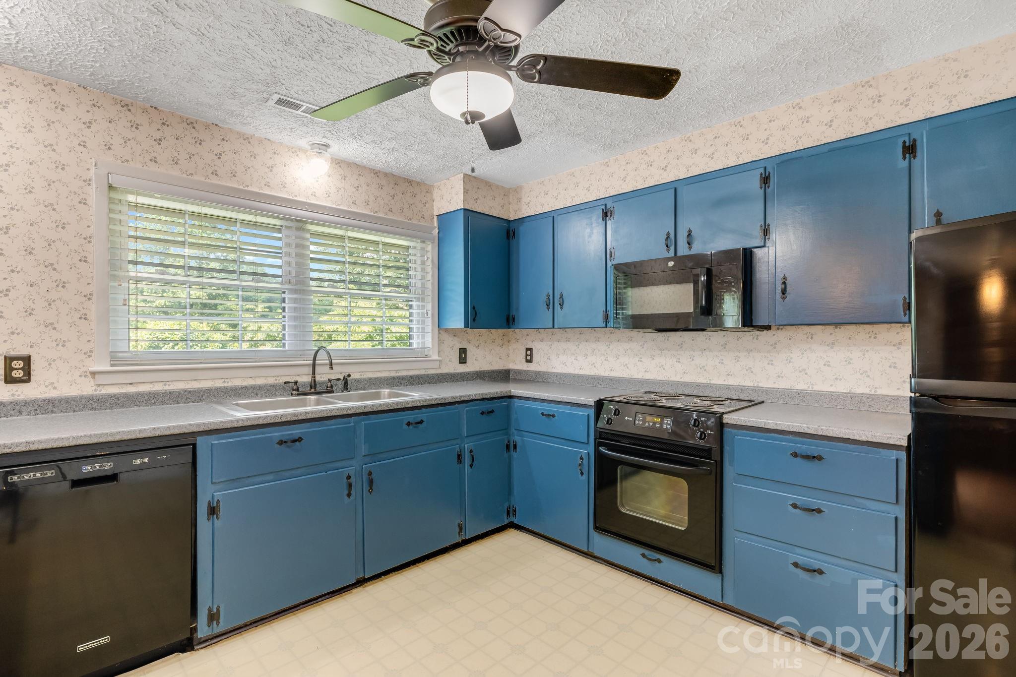 63 Baker Place — Asheville