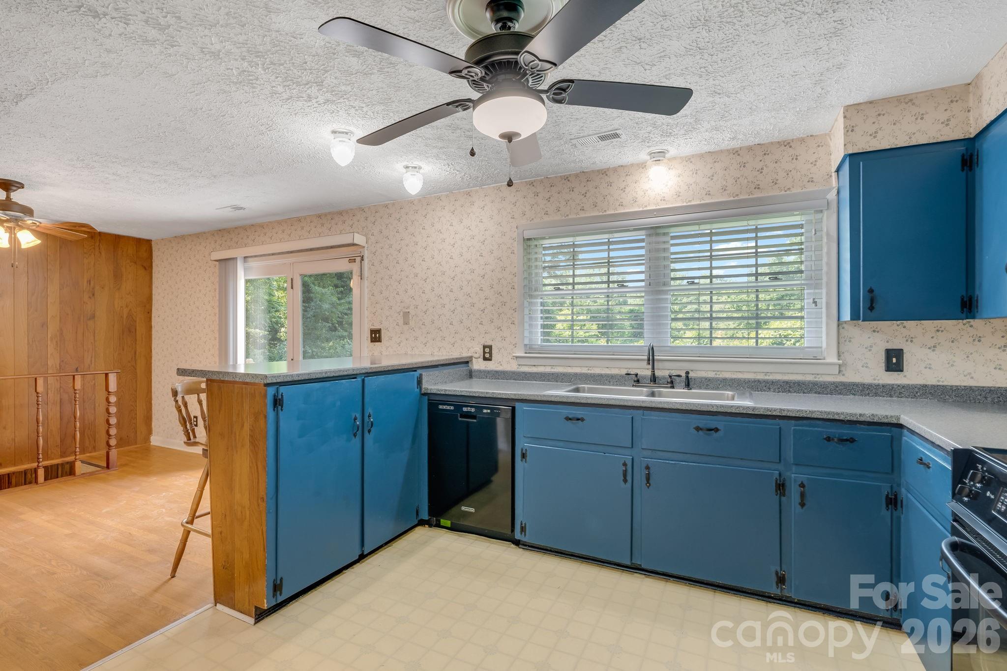 63 Baker Place — Asheville