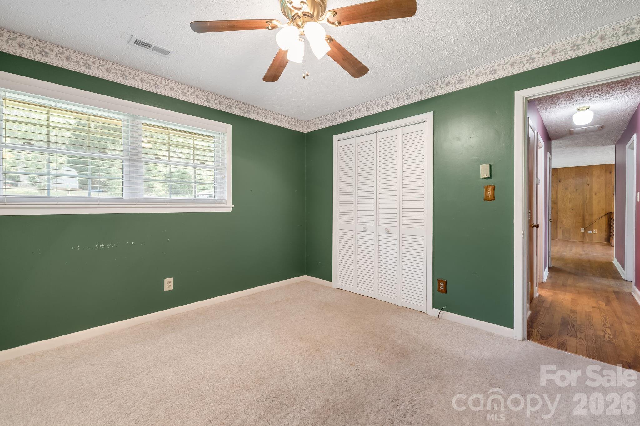 63 Baker Place — Asheville