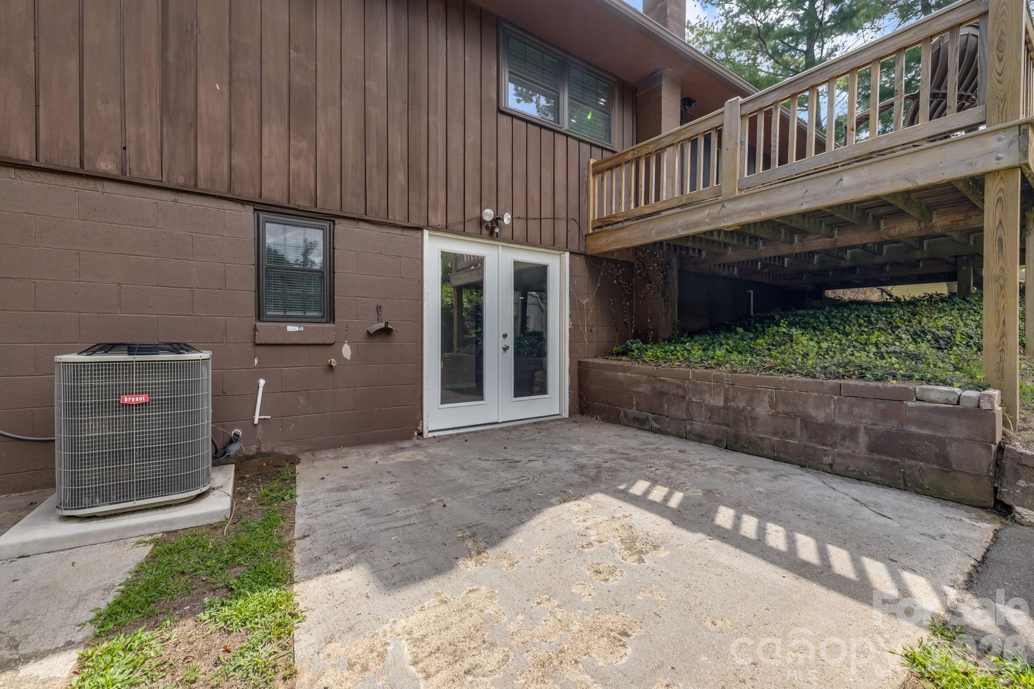 63 Baker Place — Asheville